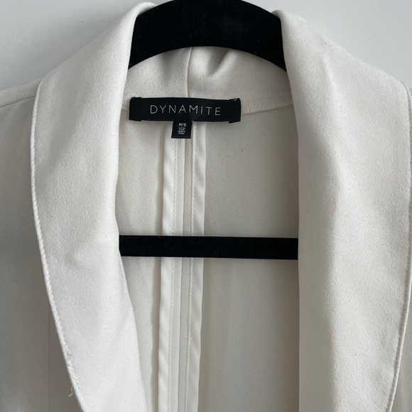 Dynamite white blazer vest with pockets size small. Gently worn. - Picture 2 of 4